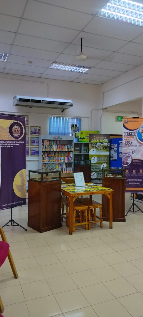 hulu keris lang meghati